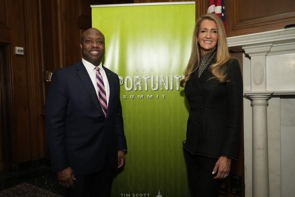 021825 Opportunity Summit Reception 44